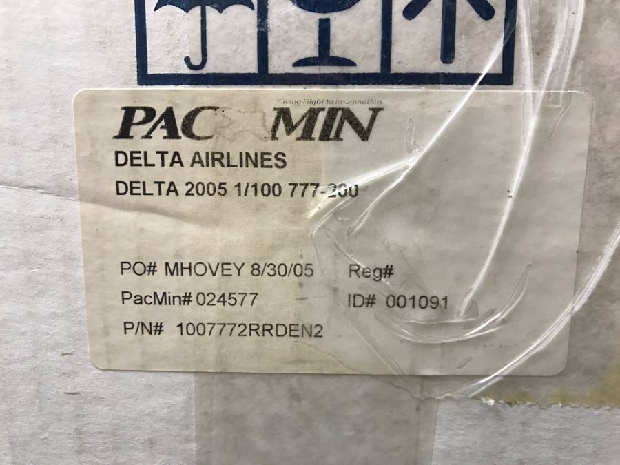 Pacific Miniatures PacMin Precision 1/100 Scale Model Airplane Of Delta Airlines 2005 Boeing 777-200 With Box [Photo 3]