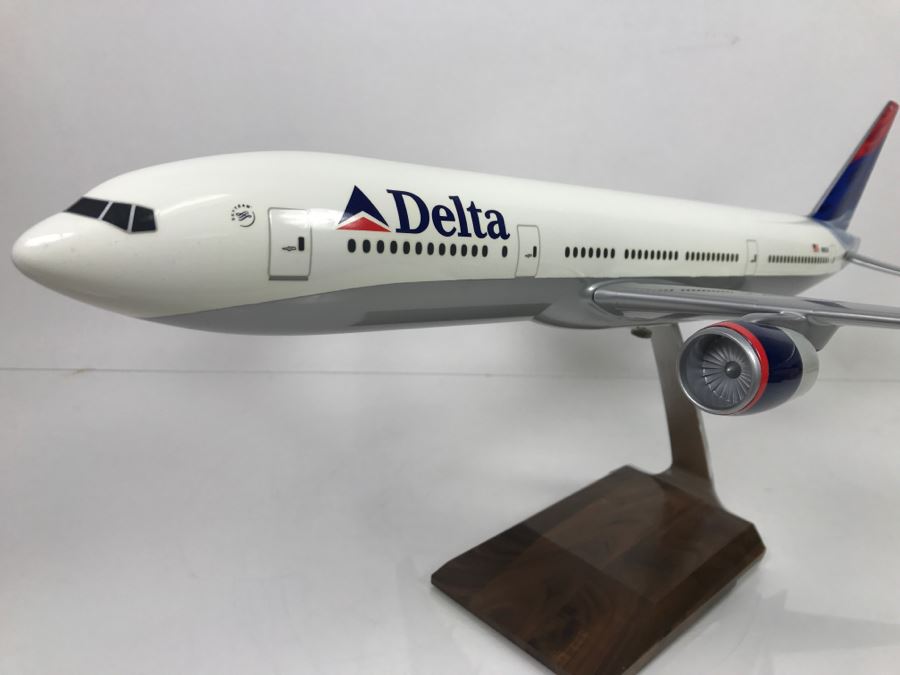 Pacific Miniatures PacMin Precision 1/100 Scale Model Airplane Of Delta Airlines 2005 Boeing 777-200 With Box [Photo 5]