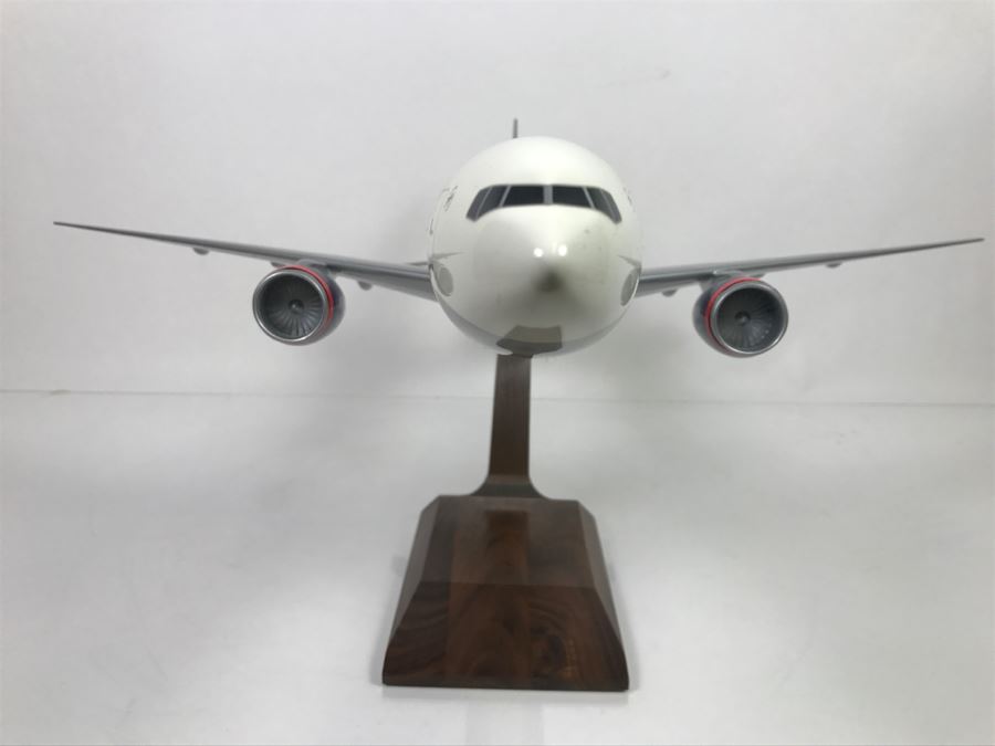 Pacific Miniatures PacMin Precision 1/100 Scale Model Airplane Of Delta Airlines 2005 Boeing 777-200 With Box [Photo 11]