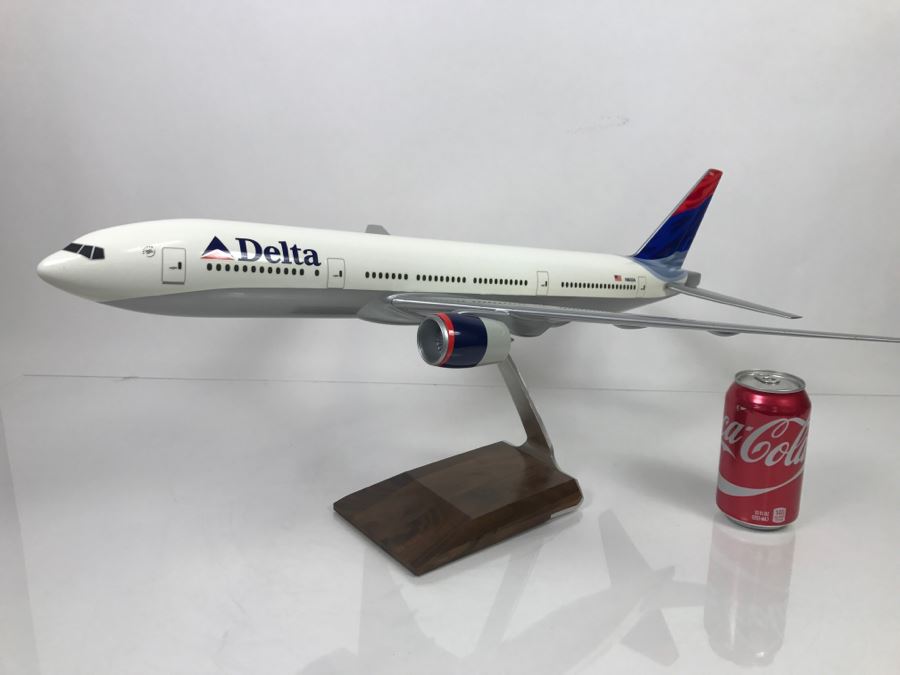 Pacific Miniatures PacMin Precision 1/100 Scale Model Airplane Of Delta Airlines 2005 Boeing 777-200 With Box [Photo 4]
