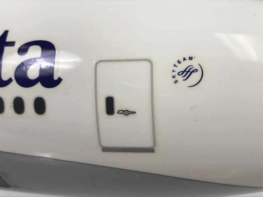 Pacific Miniatures PacMin Precision 1/100 Scale Model Airplane Of Delta Airlines 2005 Boeing 777-200 With Box [Photo 14]