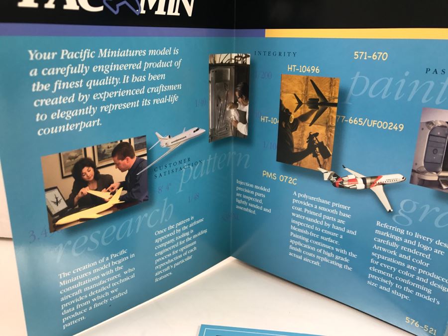 Pacific Miniatures PacMin Precision 1/100 Scale Model Airplane Of ANA All Nippon Airways Boeing 777-300 With Box [Photo 5]