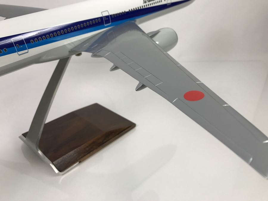 Pacific Miniatures PacMin Precision 1/100 Scale Model Airplane Of ANA All Nippon Airways Boeing 777-300 With Box [Photo 22]