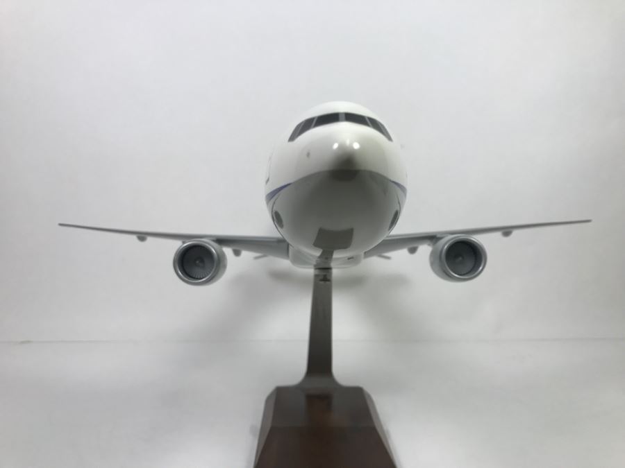 Pacific Miniatures PacMin Precision 1/100 Scale Model Airplane Of ANA All Nippon Airways Boeing 777-300 With Box [Photo 17]