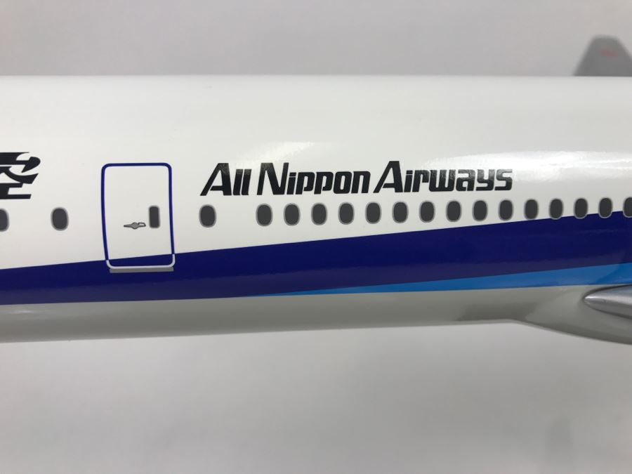 Pacific Miniatures PacMin Precision 1/100 Scale Model Airplane Of ANA All Nippon Airways Boeing 777-300 With Box [Photo 14]