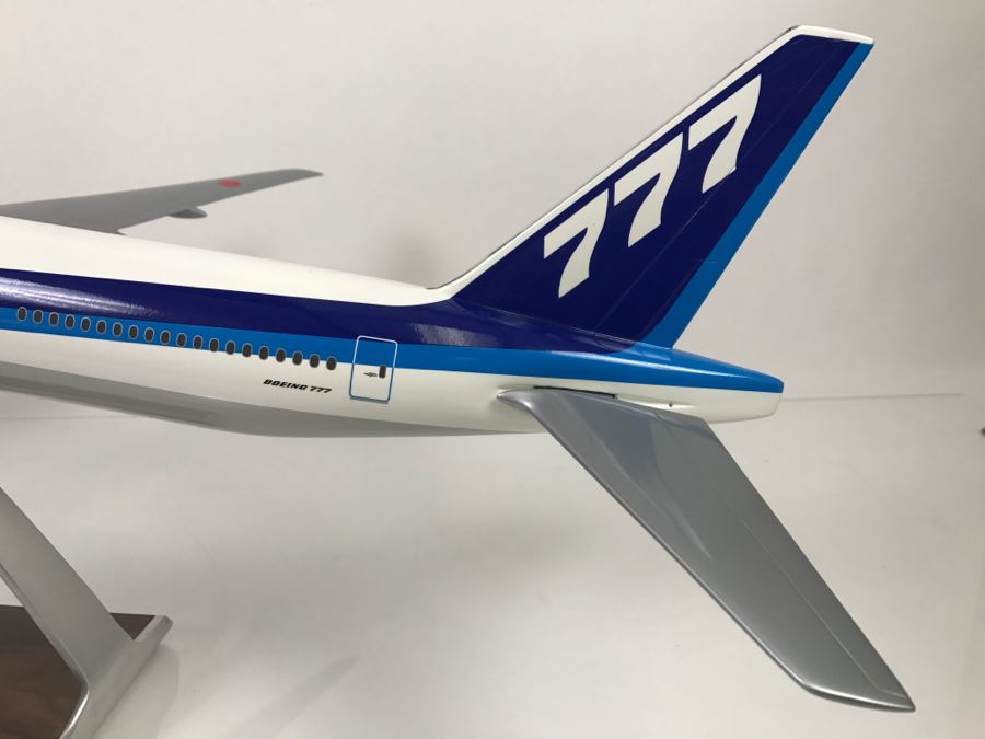 Pacific Miniatures PacMin Precision 1/100 Scale Model Airplane Of ANA All Nippon Airways Boeing 777-300 With Box [Photo 15]