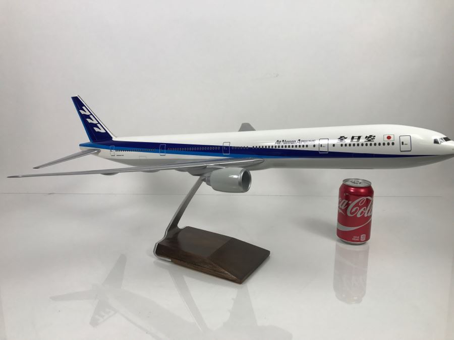 Pacific Miniatures PacMin Precision 1/100 Scale Model Airplane Of ANA All Nippon Airways Boeing 777-300 With Box [Photo 18]