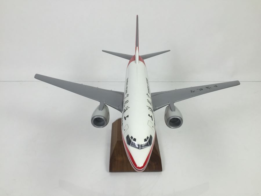 Pacific Miniatures PacMin Precision 1/100 Scale Model Airplane Of Shanghai Airlines Boeing 737-700 With Box [Photo 8]