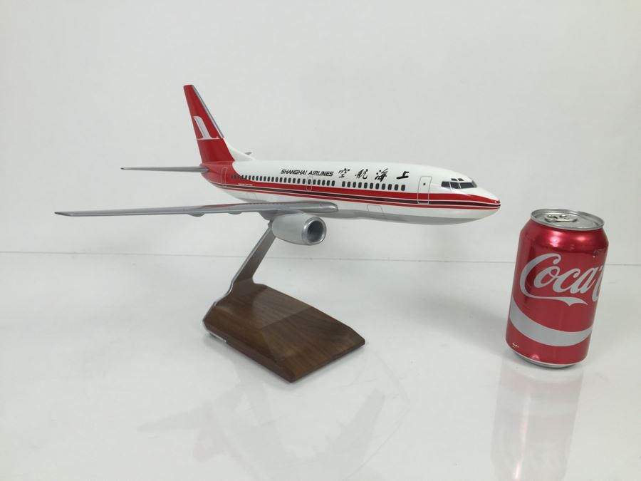 Pacific Miniatures PacMin Precision 1/100 Scale Model Airplane Of Shanghai Airlines Boeing 737-700 With Box [Photo 6]