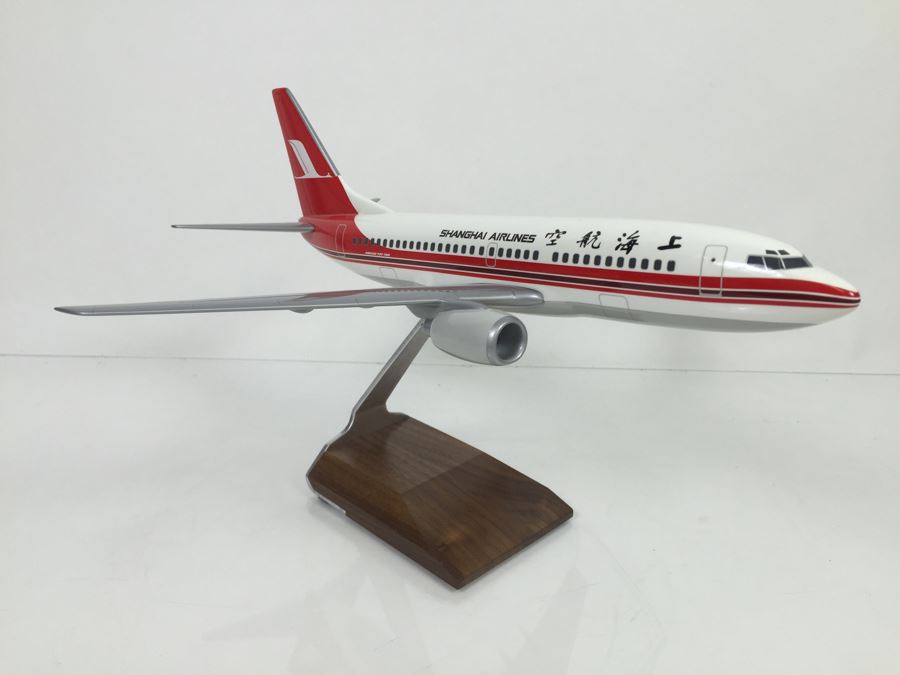 Pacific Miniatures PacMin Precision 1/100 Scale Model Airplane Of Shanghai Airlines Boeing 737-700 With Box [Photo 2]