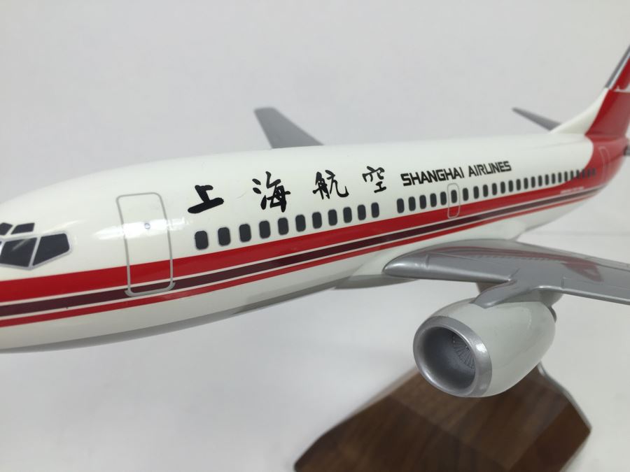 Pacific Miniatures PacMin Precision 1/100 Scale Model Airplane Of Shanghai Airlines Boeing 737-700 With Box [Photo 9]