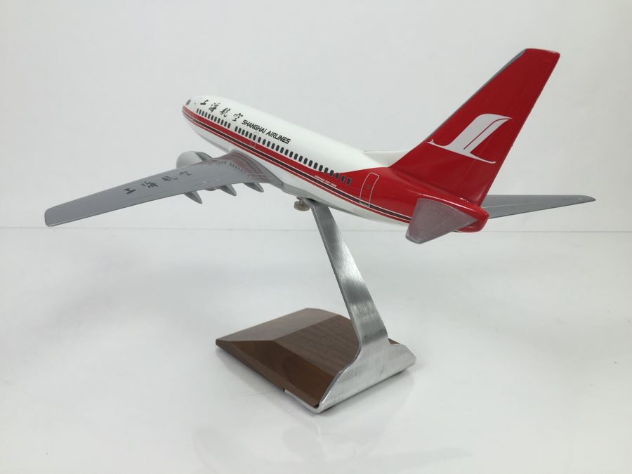Pacific Miniatures PacMin Precision 1/100 Scale Model Airplane Of Shanghai Airlines Boeing 737-700 With Box [Photo 12]