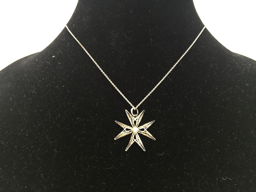 Sterling Silver Chain With Star Pendant 2.3g