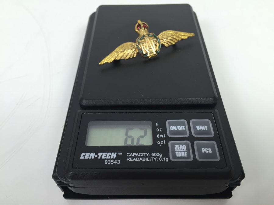 RAF Royal Air Force Wings Lapel Badge In Gold Gilt Type And Enameled Finish [Photo 10]