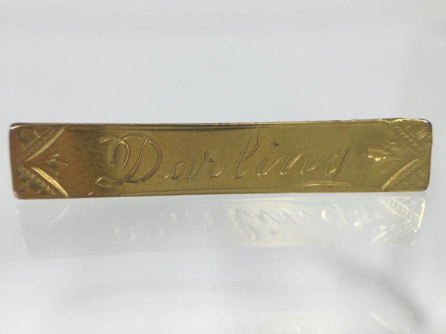 Chased Gold Tone Brooch Engraved 'Darling' Not Gold [Photo 10]