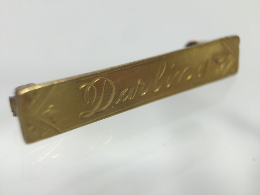 Chased Gold Tone Brooch Engraved 'Darling' Not Gold [Photo 4]