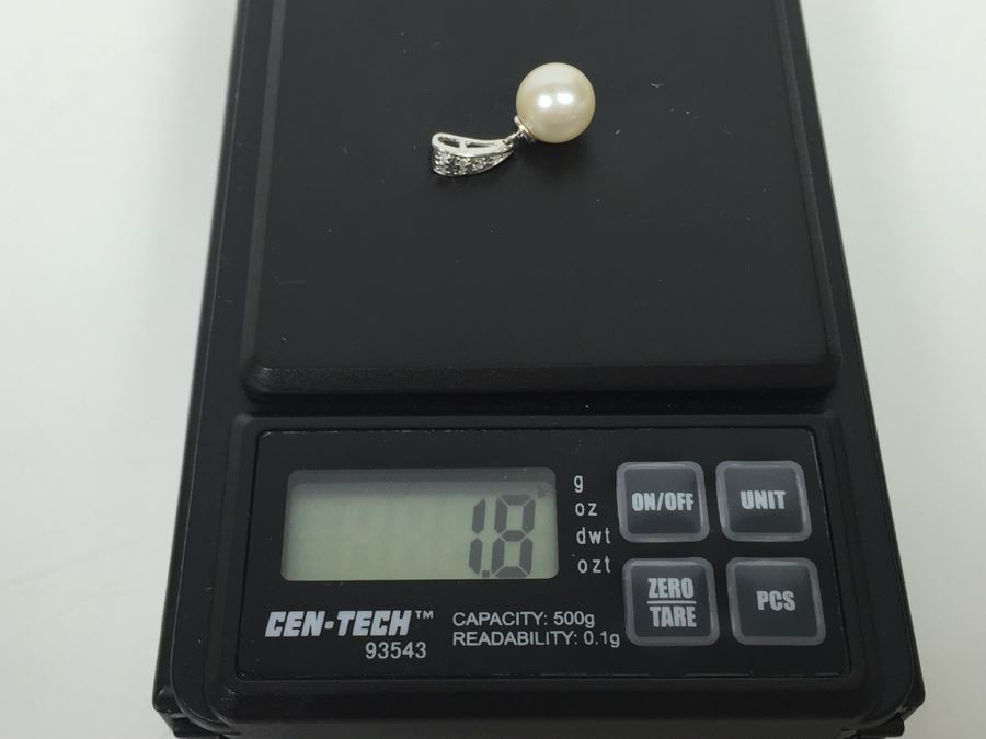 14K White Gold Pendant With Pearl And Small Clear Stones 1.8g [Photo 20]
