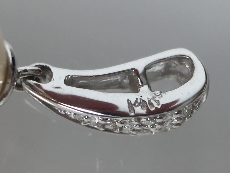 14K White Gold Pendant With Pearl And Small Clear Stones 1.8g [Photo 3]
