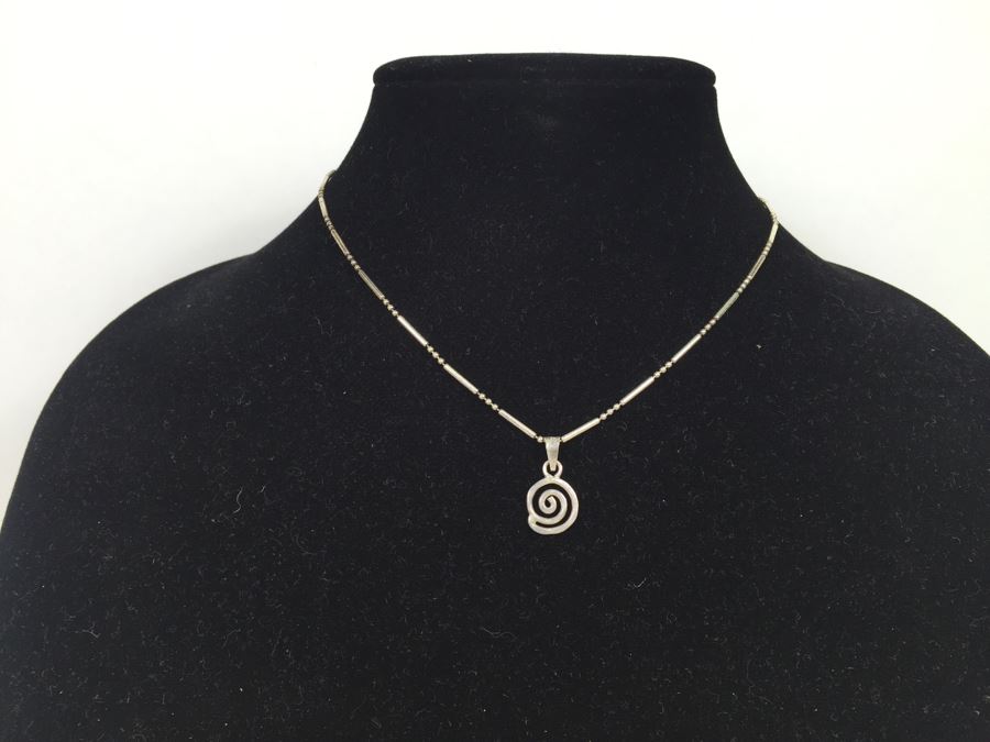 Sterling Silver Pendant With Sterling Silver Chain Italy 4.2g [Photo 2]