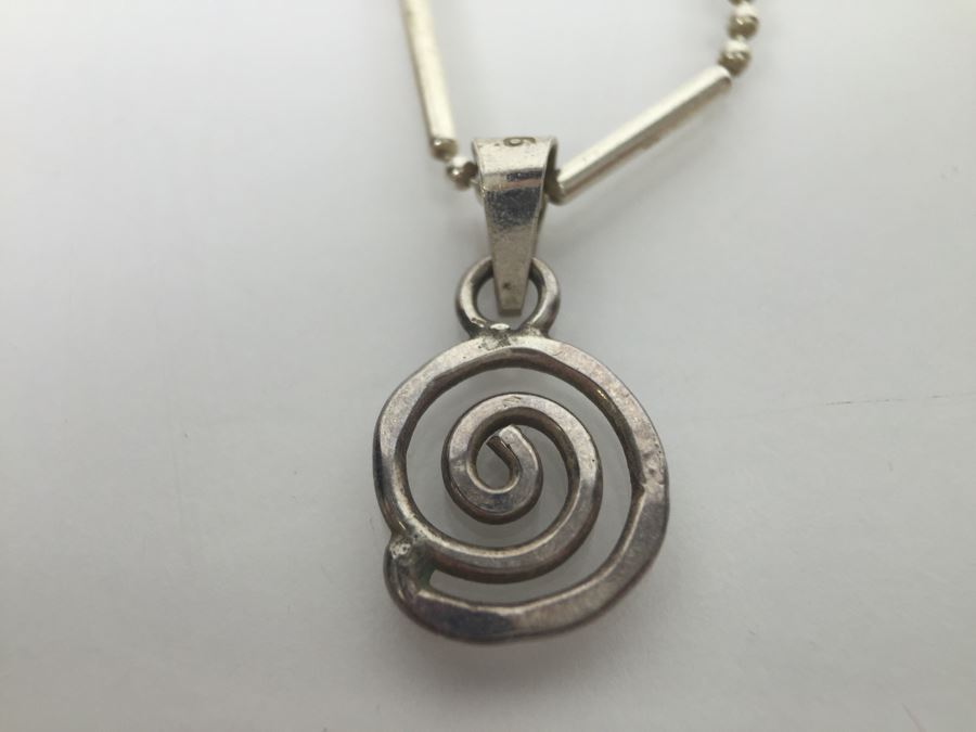 Sterling Silver Pendant With Sterling Silver Chain Italy 4.2g [Photo 3]