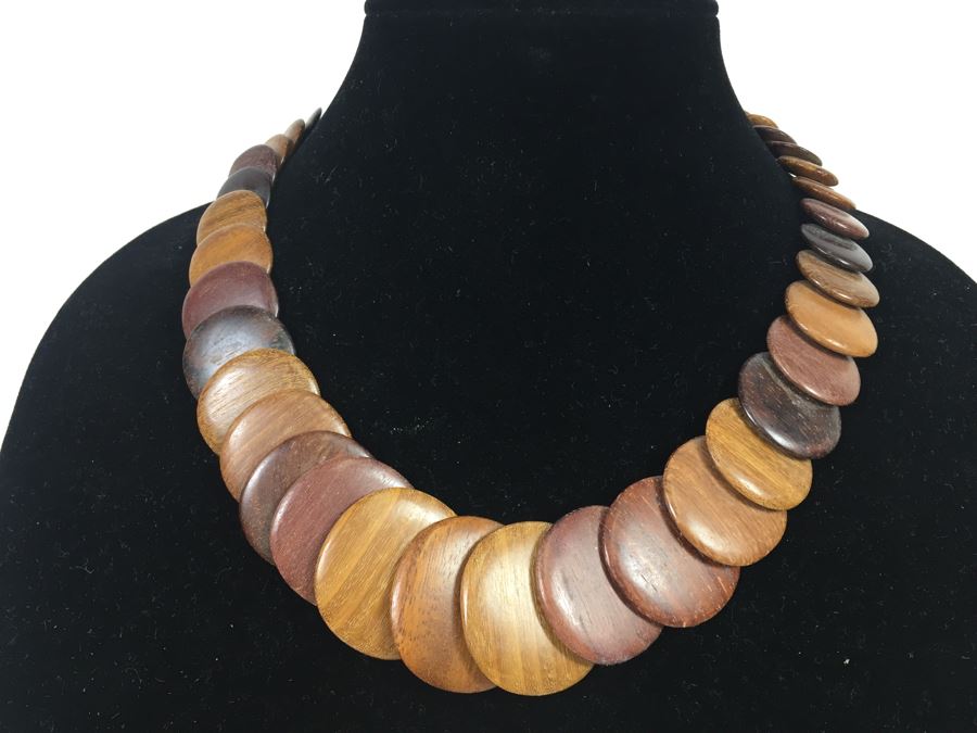 Set Of (3) Vintage Necklaces [Photo 2]