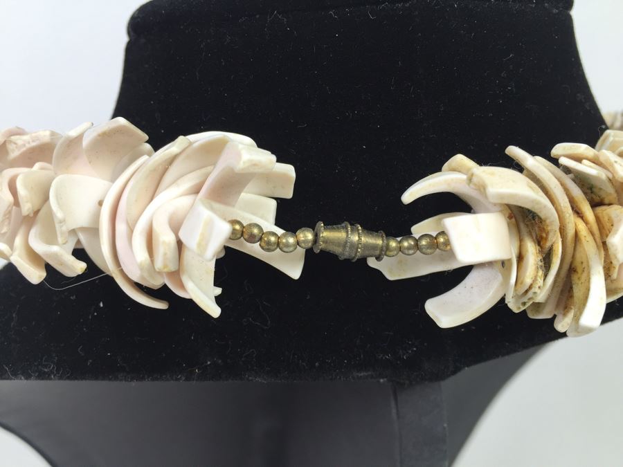 Set Of (3) Vintage Necklaces [Photo 8]