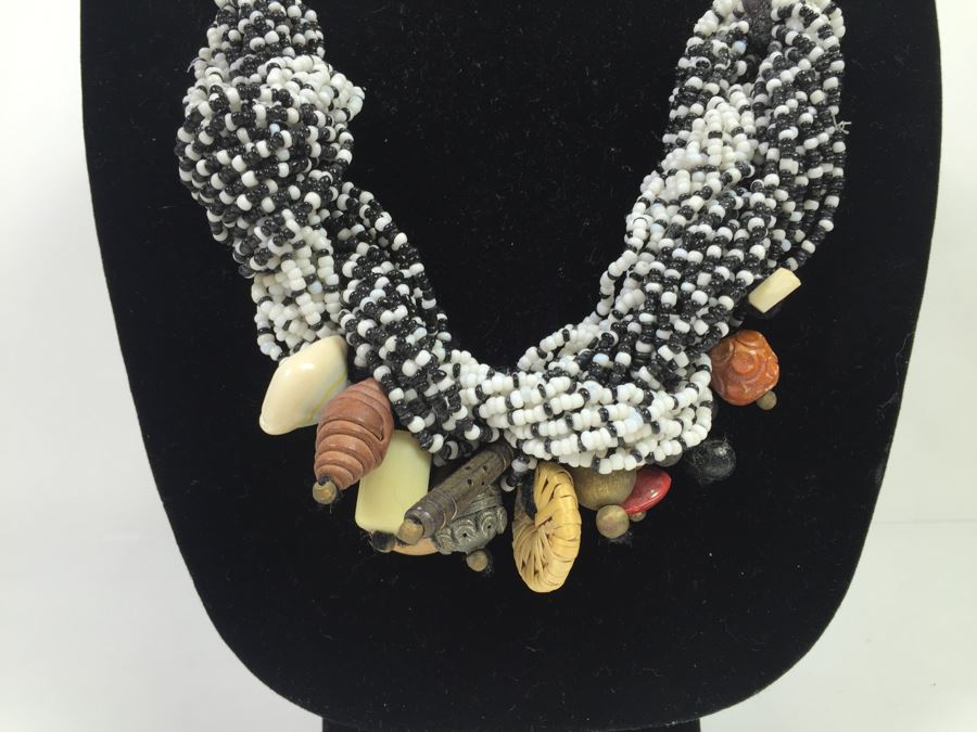 Set Of (3) Vintage Necklaces [Photo 4]