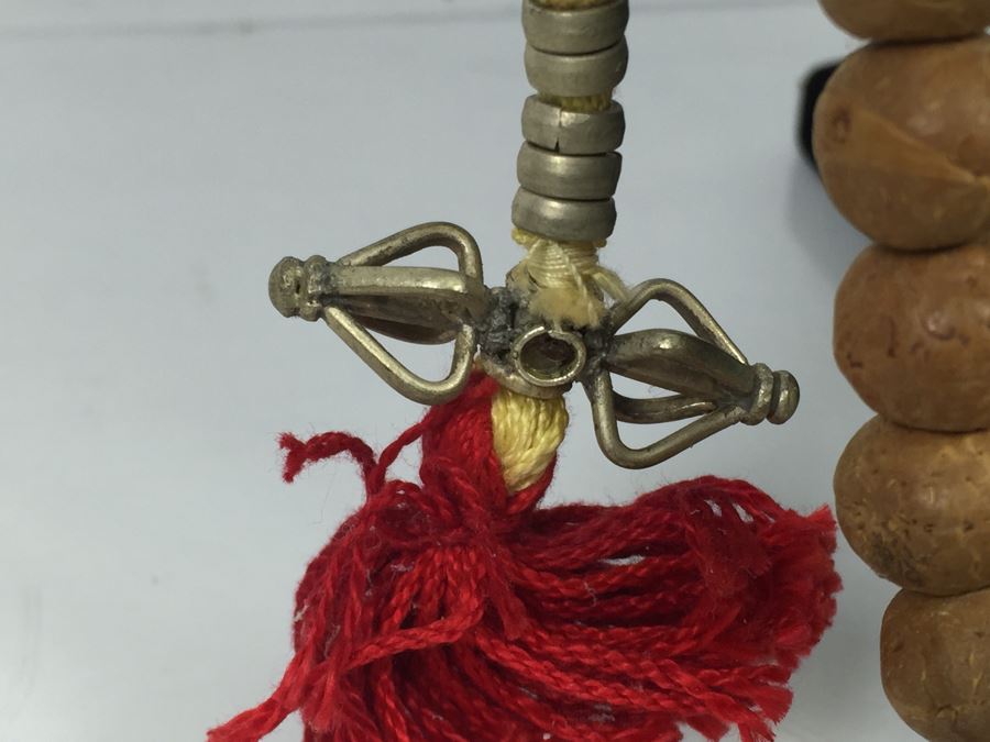 Set Of (3) Vintage Necklaces [Photo 4]