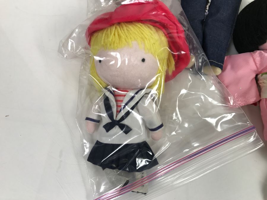 Vintage Collection Of Joan Walsh Anglund Pocket Dolls And Clothing [Photo 8]