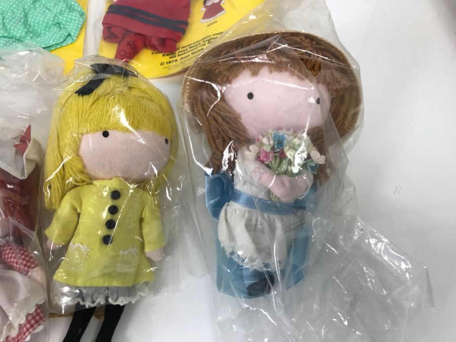 Vintage Collection Of Joan Walsh Anglund Pocket Dolls And Clothing [Photo 12]