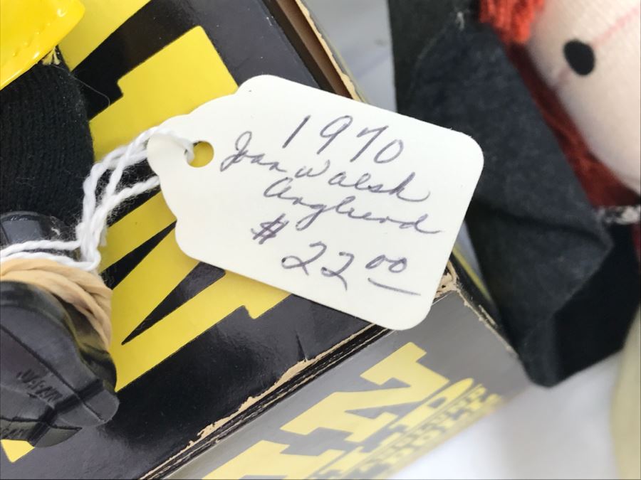 Vintage Collection Of Joan Walsh Anglund Pocket Dolls And Clothing [Photo 5]