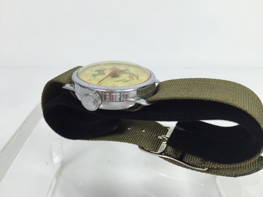 Vintage Bugs Bunny Warner Bros Cartoons Character Watch Made In Switzerland [Photo 7]