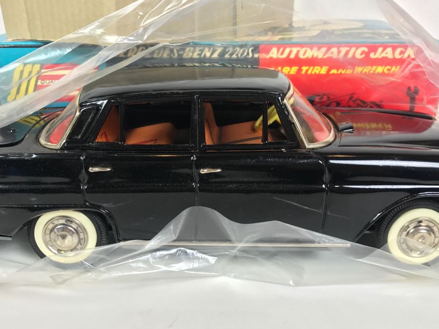New Old Stock Friction Tin Litho 1960 Mercedes Benz 220S With Box Japan [Photo 12]