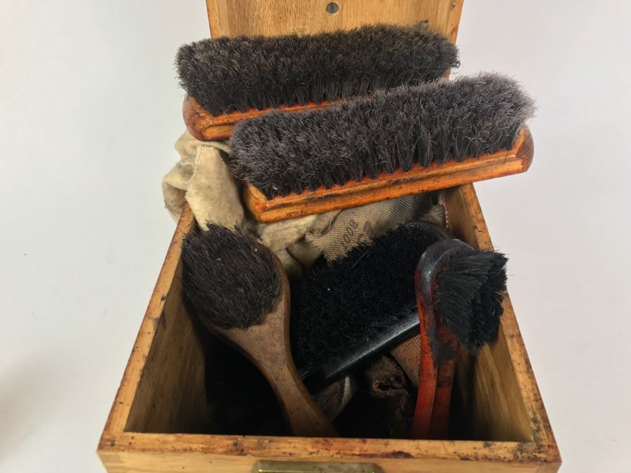 Vintage Esquire Shoe Valet De Luxe With Brushes