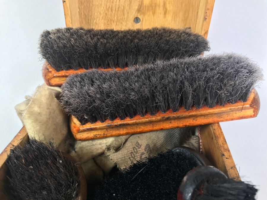 Vintage Esquire Shoe Valet De Luxe With Brushes [Photo 7]
