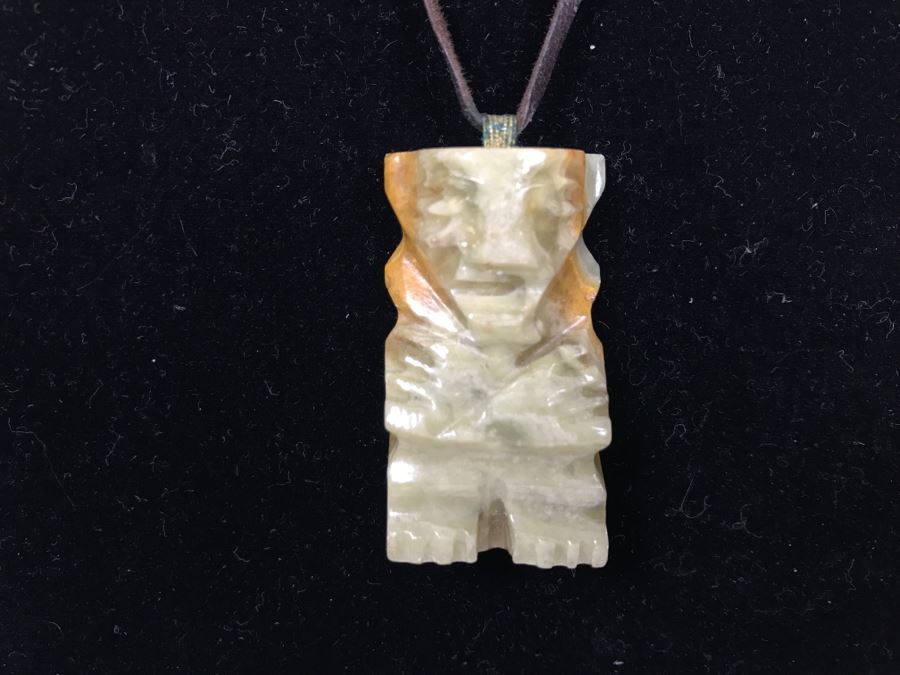 Carved Stone Figure Necklace [Photo 1]