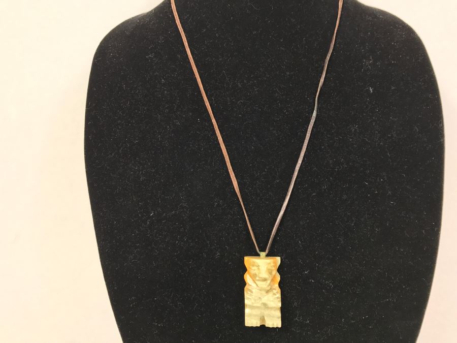 Carved Stone Figure Necklace [Photo 2]