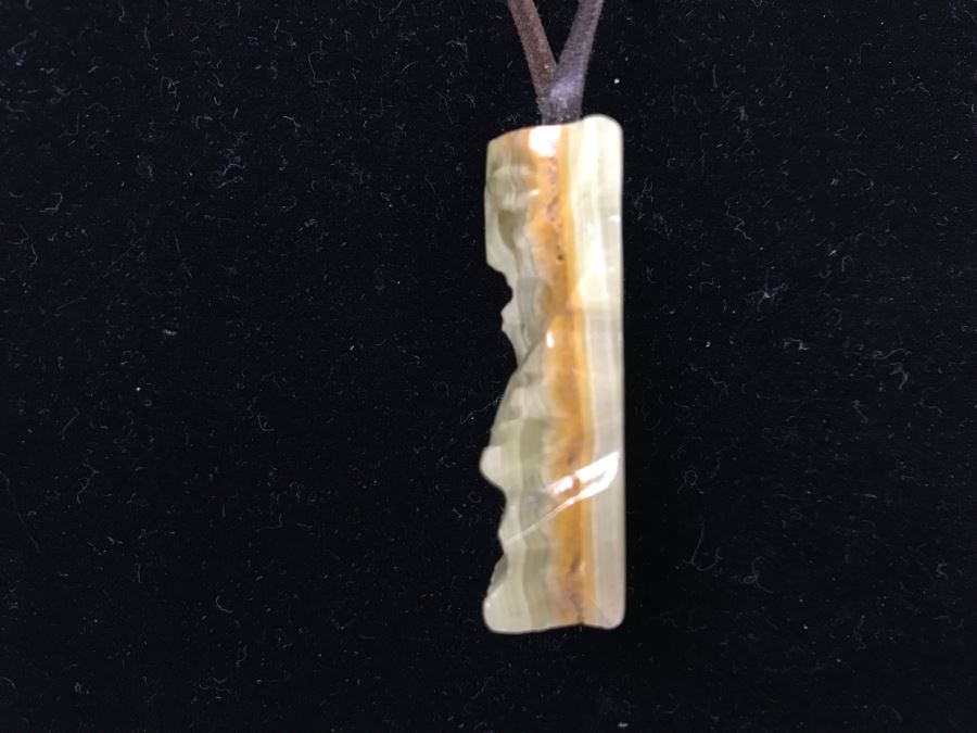 Carved Stone Figure Necklace [Photo 3]
