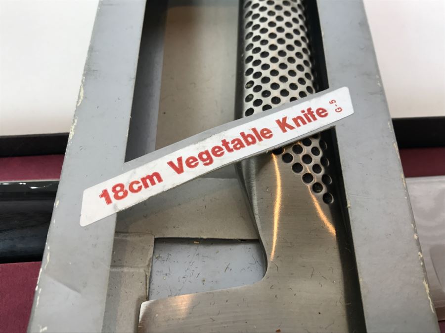 Set Of 3 Knives: Shun DM0718 Classic Knife (Retails $175), Vintage La Borde Chrome Molybdenum Stainless Chef's Knife And Global CROMOVA 18cm Stainless Vegetable Knife [Photo 18]