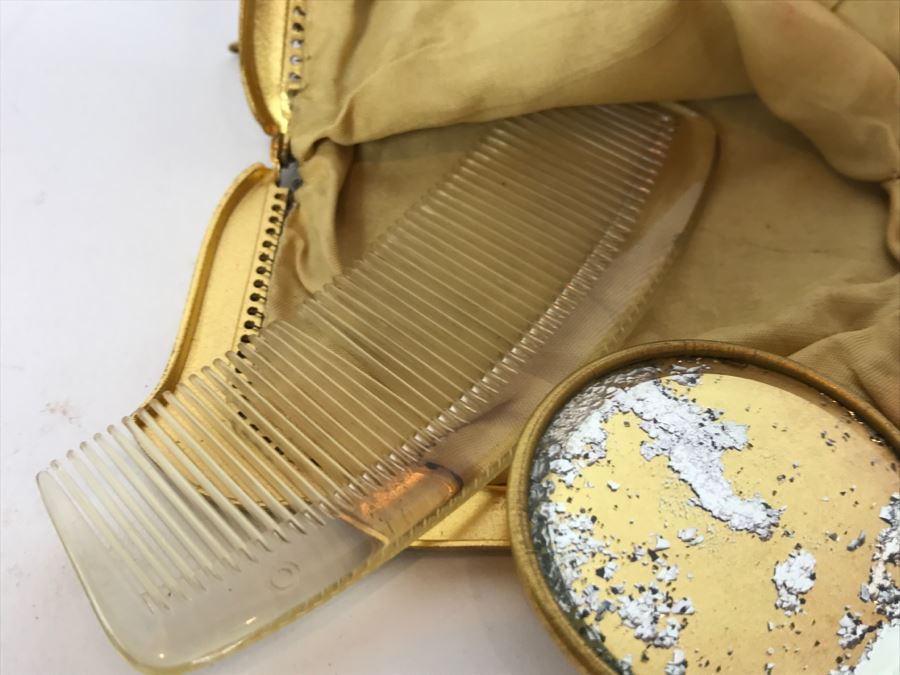 Vintage Whiting & Davis Co Mesh Purse In Great Condition With Comb And Mirror [Photo 10]