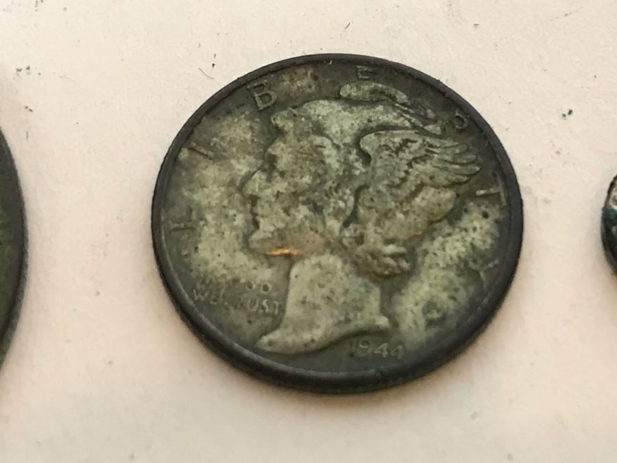 Vintage Wallet With Personal Effects As Found In Wallet Including Old Photos, Standing Liberty Silver Half Dollar, 1944 Barber Dime, Bank Of Japan Paper Currency Y10 Nippon With Various Names Written Over Bill And Catholic Pendants [Photo 18]