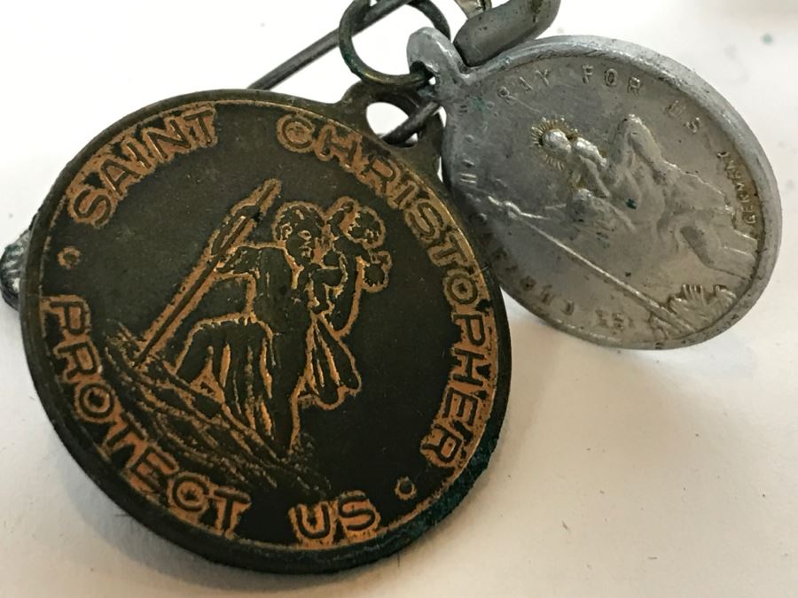 Vintage Wallet With Personal Effects As Found In Wallet Including Old Photos, Standing Liberty Silver Half Dollar, 1944 Barber Dime, Bank Of Japan Paper Currency Y10 Nippon With Various Names Written Over Bill And Catholic Pendants [Photo 23]