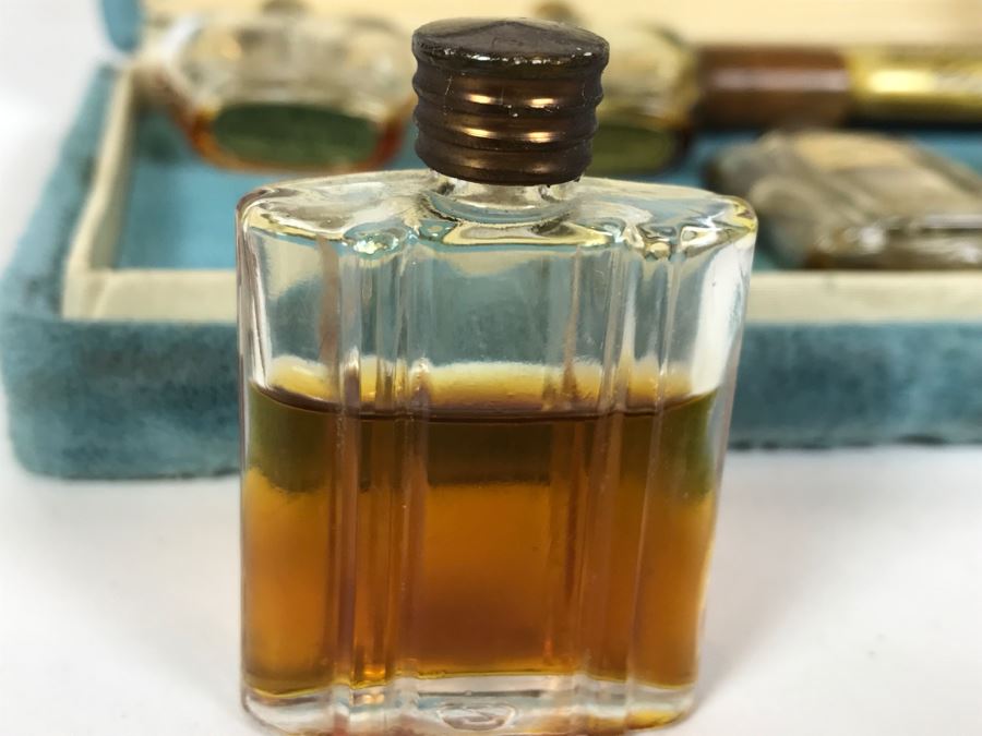 Collection Of Vintage Perfume Bottles Including No 5 Chanel, Woodhue Faberge, Stradivari Prince Matchabelli, Duchess Of York Prince Matchabelli [Photo 9]