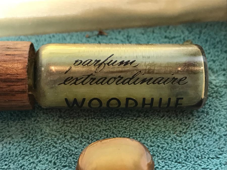 Collection Of Vintage Perfume Bottles Including No 5 Chanel, Woodhue Faberge, Stradivari Prince Matchabelli, Duchess Of York Prince Matchabelli [Photo 14]