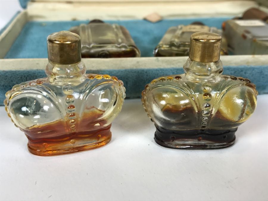 Collection Of Vintage Perfume Bottles Including No 5 Chanel, Woodhue Faberge, Stradivari Prince Matchabelli, Duchess Of York Prince Matchabelli [Photo 16]