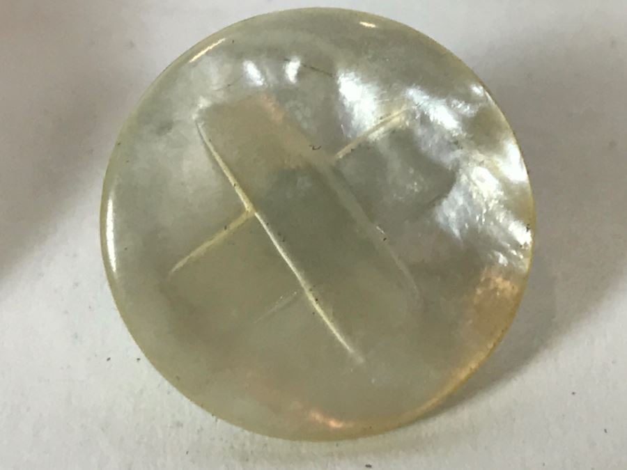 Nice Collection Of WWII Patches, Ribbons, Buttons [Photo 19]