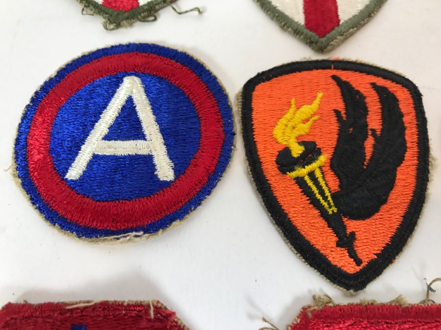 Nice Collection Of WWII Patches, Ribbons, Buttons [Photo 4]