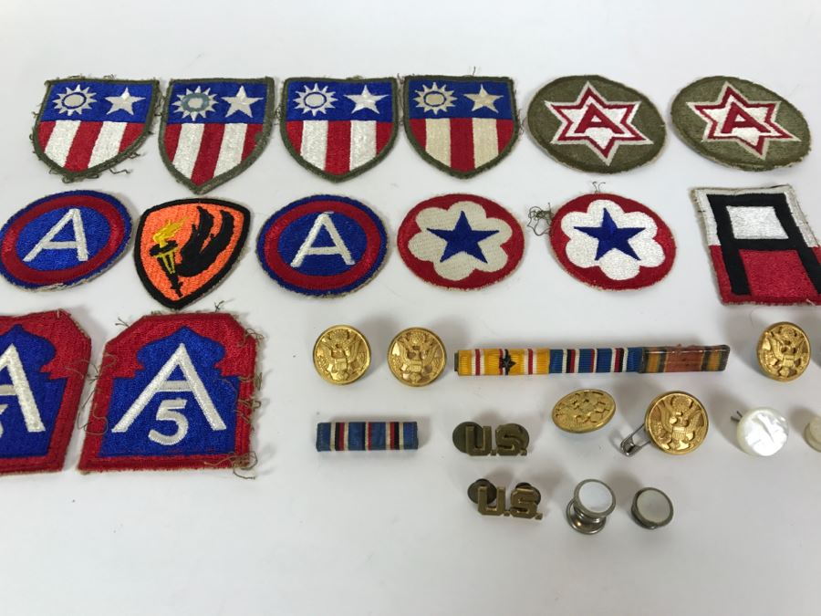 Nice Collection Of WWII Patches, Ribbons, Buttons [Photo 2]