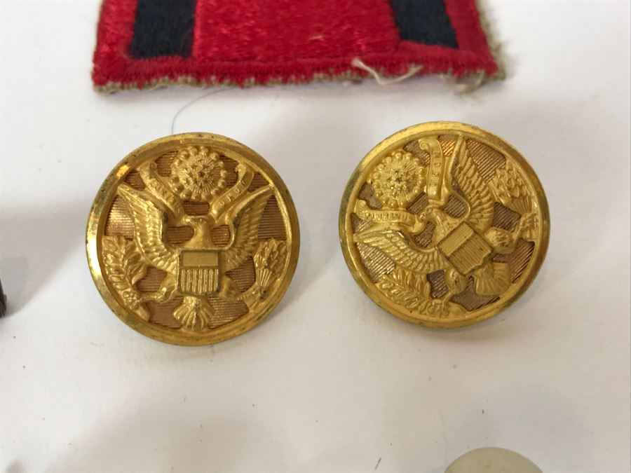Nice Collection Of WWII Patches, Ribbons, Buttons [Photo 17]