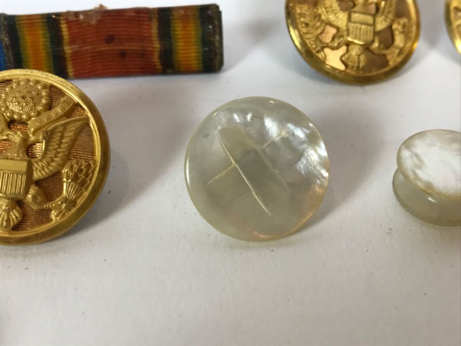 Nice Collection Of WWII Patches, Ribbons, Buttons [Photo 22]